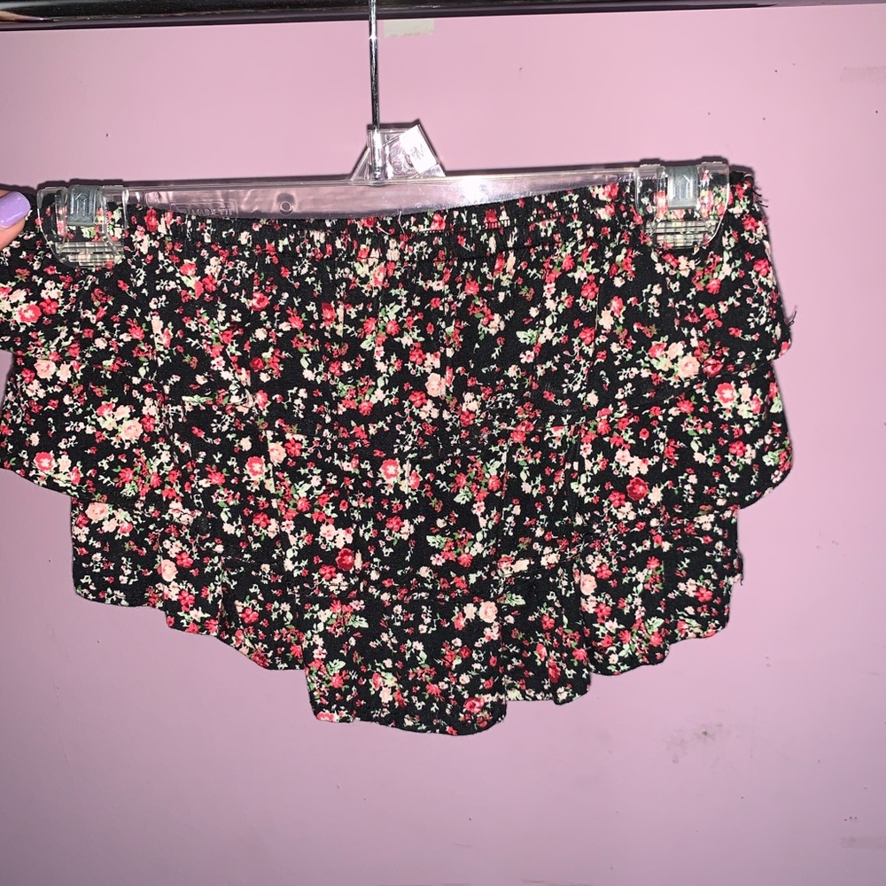 Garage black floral frill bandeu